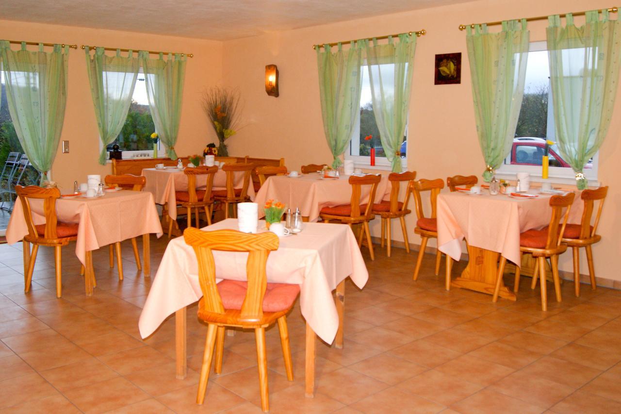 Hotel Schonunger Bucht Waigolshausen エクステリア 写真