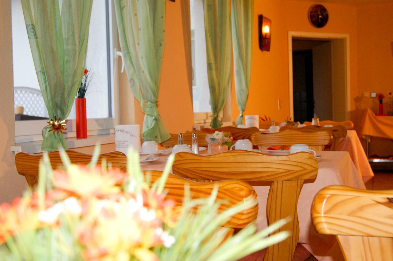 Hotel Schonunger Bucht Waigolshausen エクステリア 写真