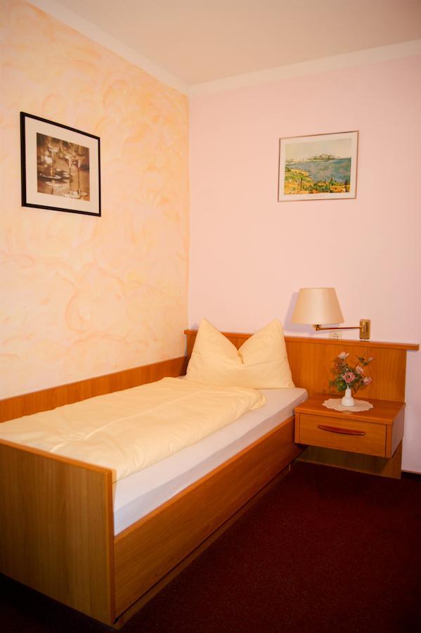 Hotel Schonunger Bucht Waigolshausen 部屋 写真