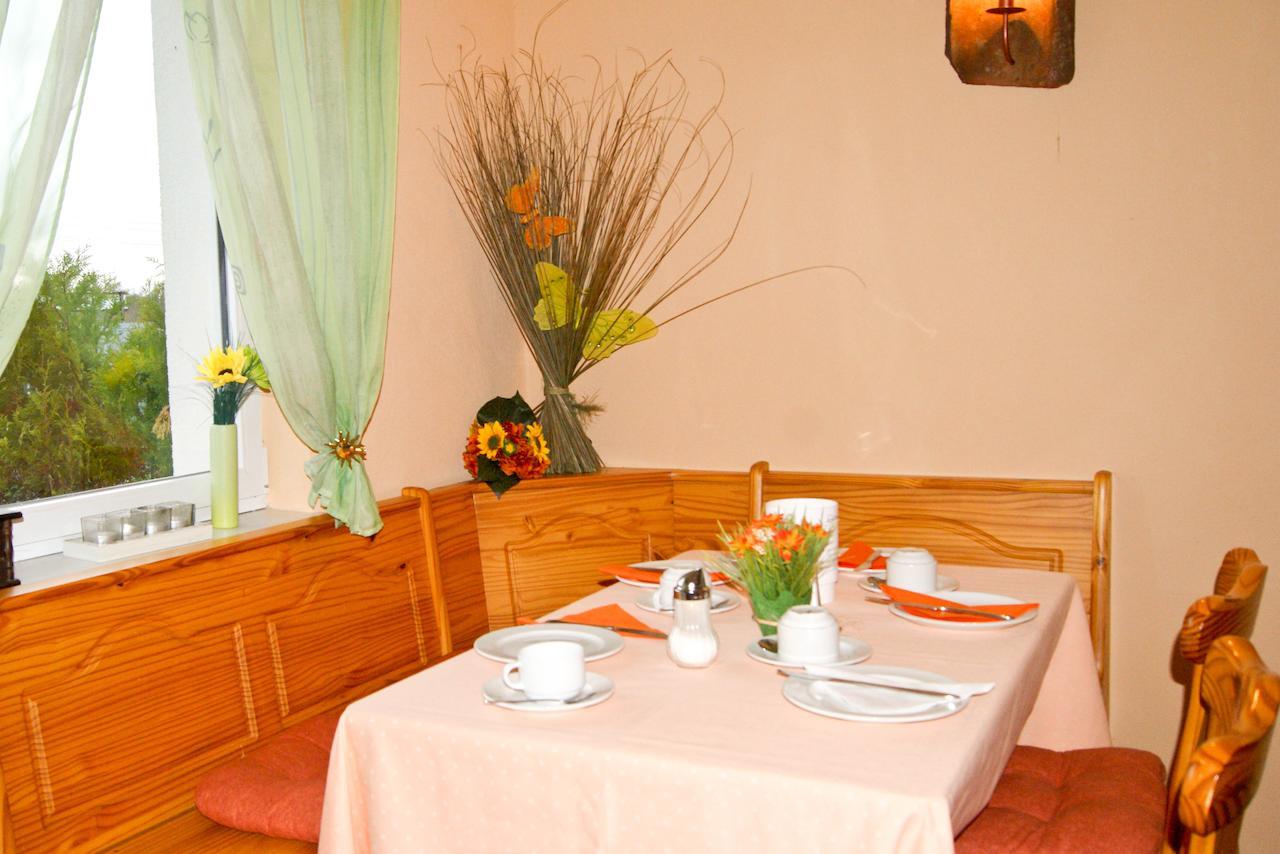 Hotel Schonunger Bucht Waigolshausen エクステリア 写真