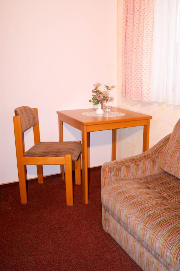 Hotel Schonunger Bucht Waigolshausen 部屋 写真