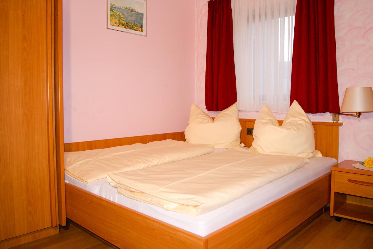Hotel Schonunger Bucht Waigolshausen 部屋 写真